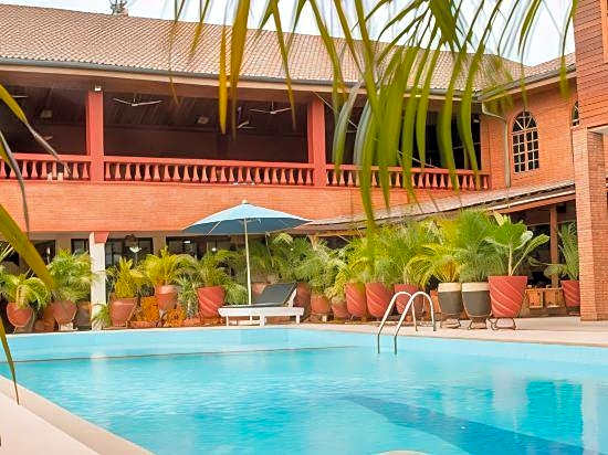 Coconut Grove Regency Hotel