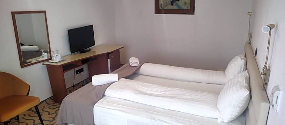 Hotel Dana 2
