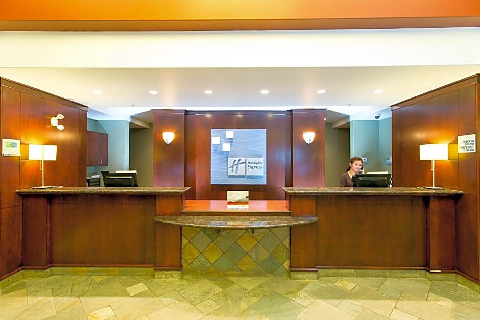 Holiday Inn Express & Suites Drayton Valley By IHG