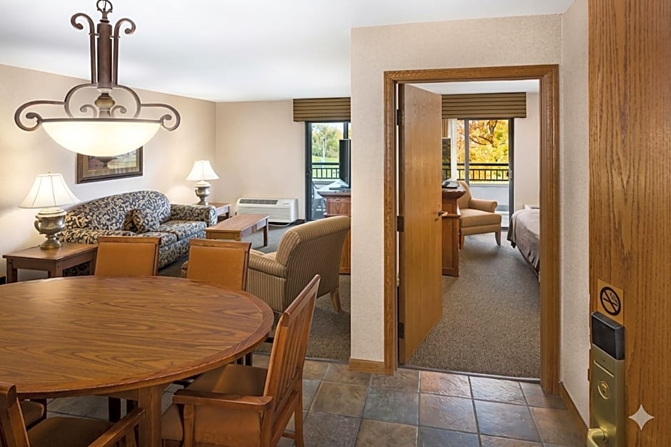 Photo 1 of 4 of King Kitchenette Suite
