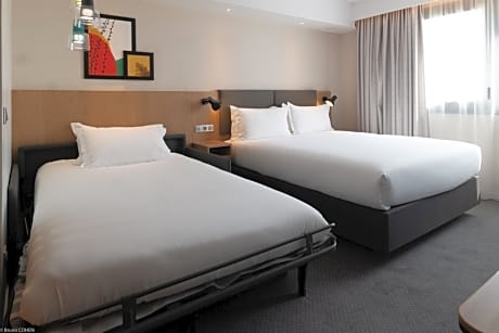 Queen Room with Sofa Bed and Garden View