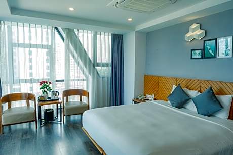 Senior Deluxe Room with Sea View