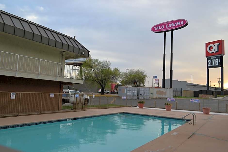 Travelodge by Wyndham San Antonio Lackland AFB