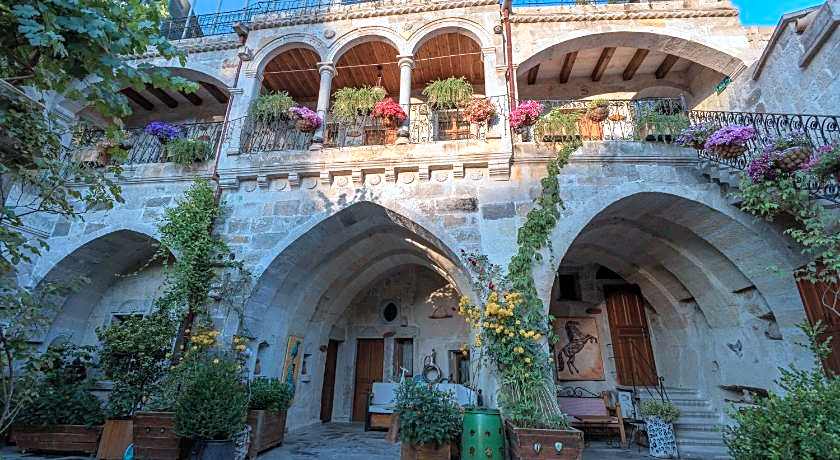 Aren Cave Hotel and Art Gallery