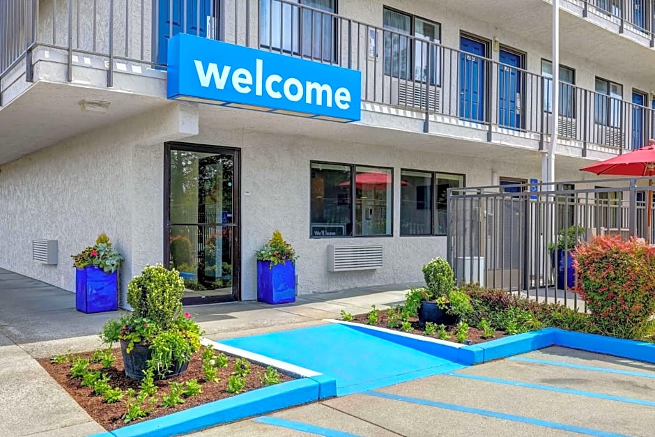 Motel 6 Kirkland, WA - North Kirkland