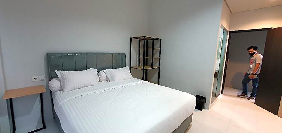 RedDoorz Plus near Siloam Hospital Balikpapan