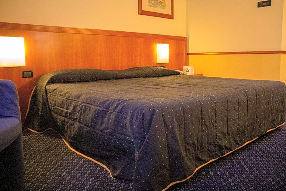 Pacific Hotel Fortino