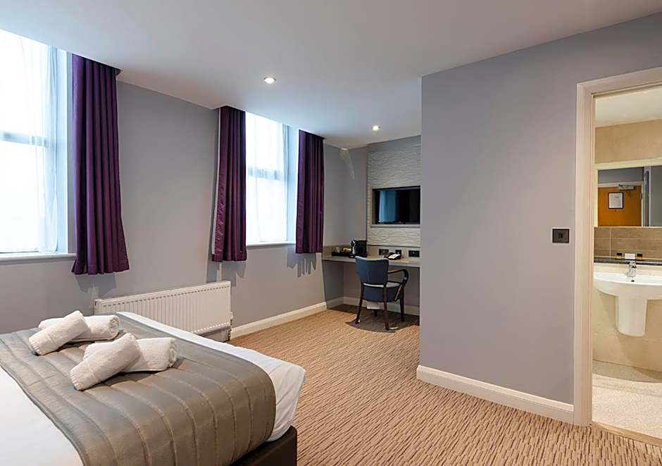 Hogs Back Hotel & Spa