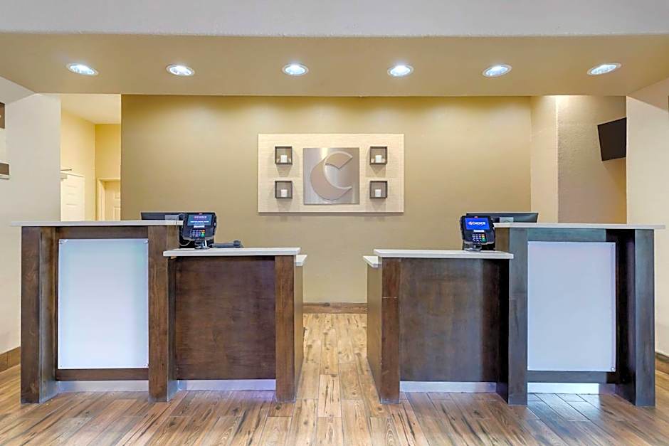 Comfort Inn & Suites Near Six Flags & Medical Center