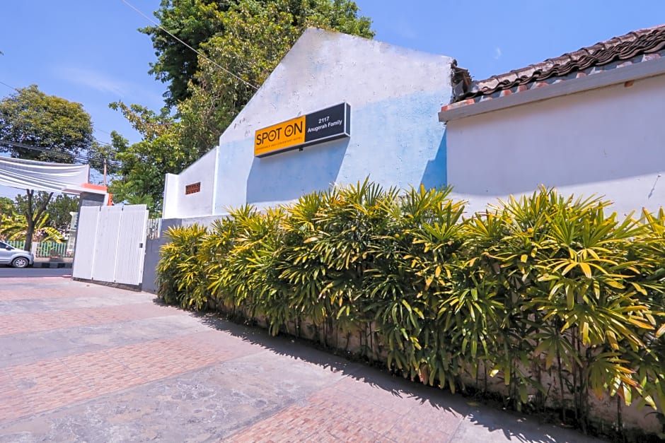 Spot On 2117 Anugerah Family Residence