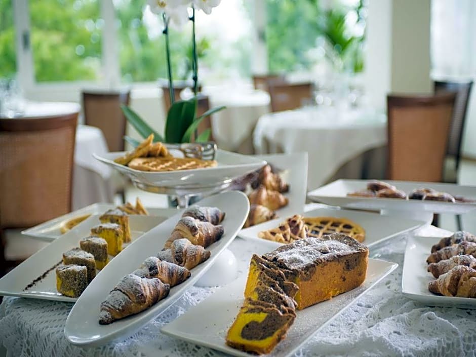 HOTEL CONTI