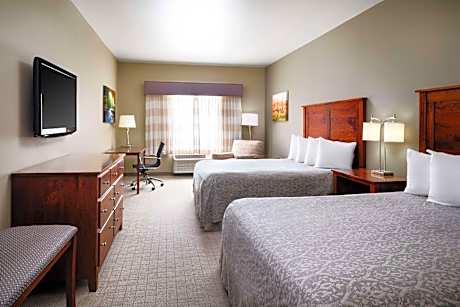 2 Queen Beds, Non-Smoking, Full Breakfast