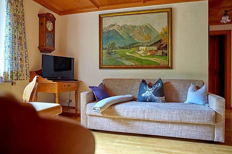 Alt Montafon Hotel Appartements by Pferd auf Wolke