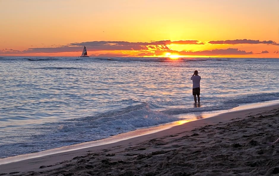 Outrigger Waikiki Beachcomber Hotel