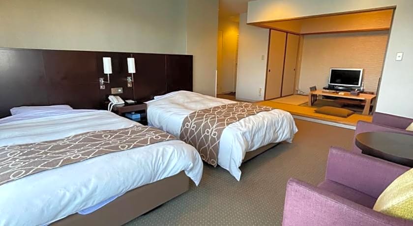 Wisterian Life Club Toba