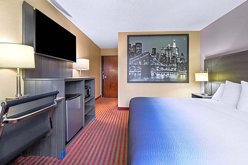 Super 8 by Wyndham Amsterdam