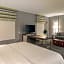 Hampton Inn By Hilton and Suites Dallas/Plano Central