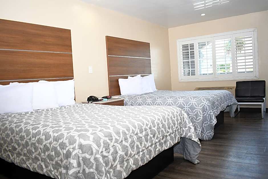 Travelodge by Wyndham Long Beach Convention Center