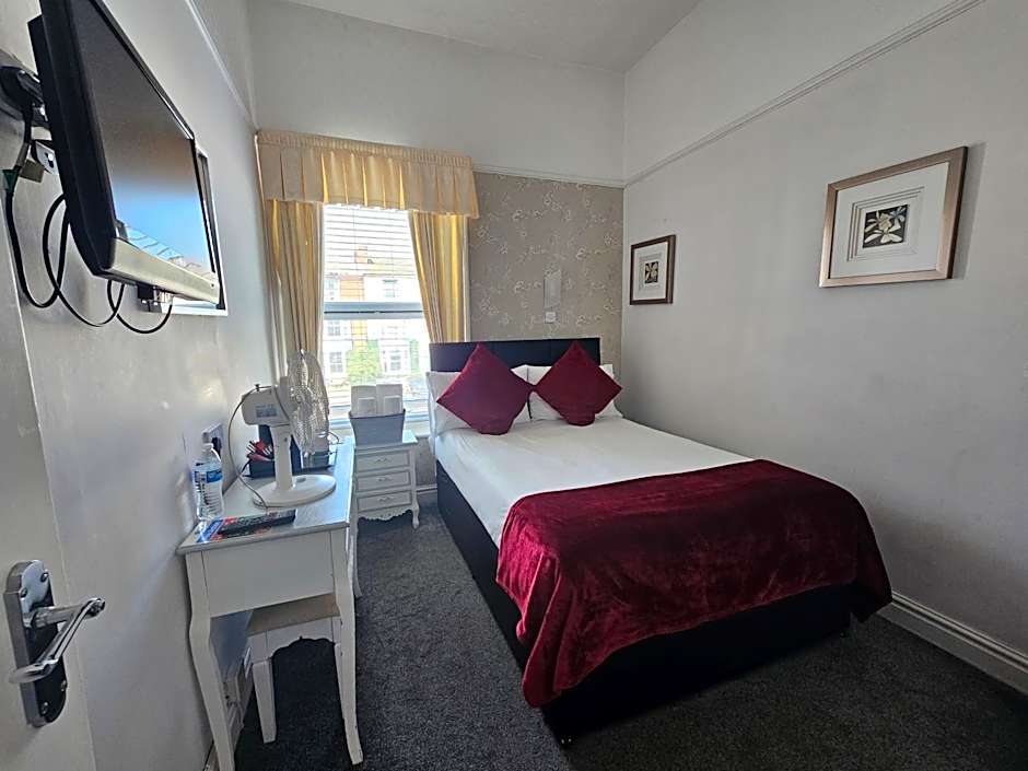 Clifton Villa - Southport