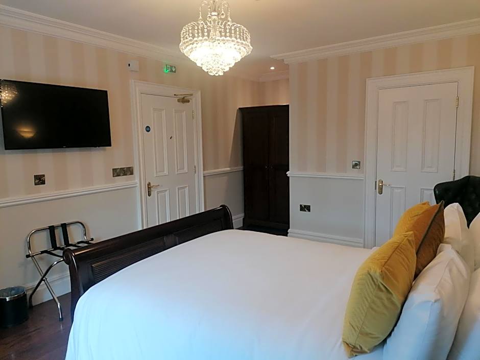 Photo 1 of 4 of Deluxe 1 King Bed