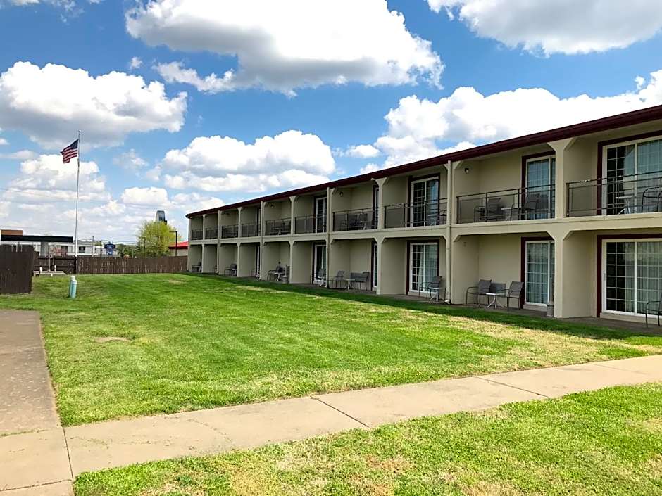 Days Inn by Wyndham Joplin