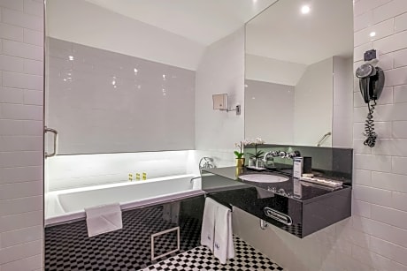 Superior double room with Balcony (1 adult)