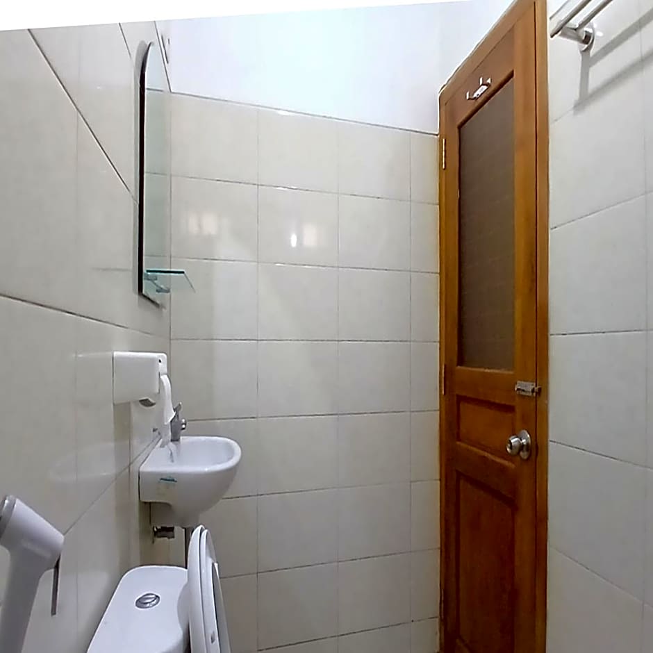 Kenewae Living Near Alun-alun Wonosari Mitra RedDoorz