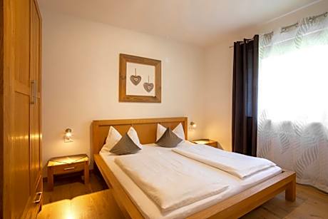 One-Bedroom Apartment with Balcony