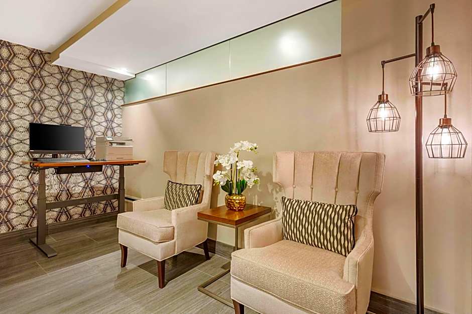 The District by Hilton Club