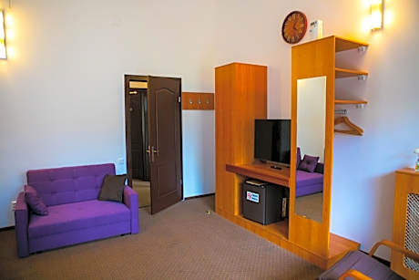 Deluxe Double Room with Garden View