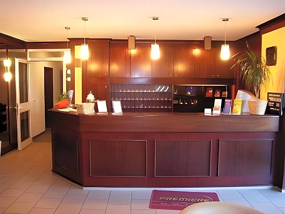 Hotel Senator