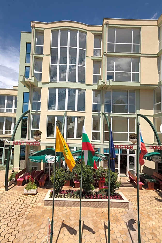 Sunny Day Club Hotel