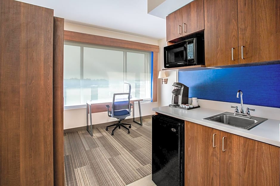 Holiday Inn Express Hotel & Suites Ontario, an IHG Hotel
