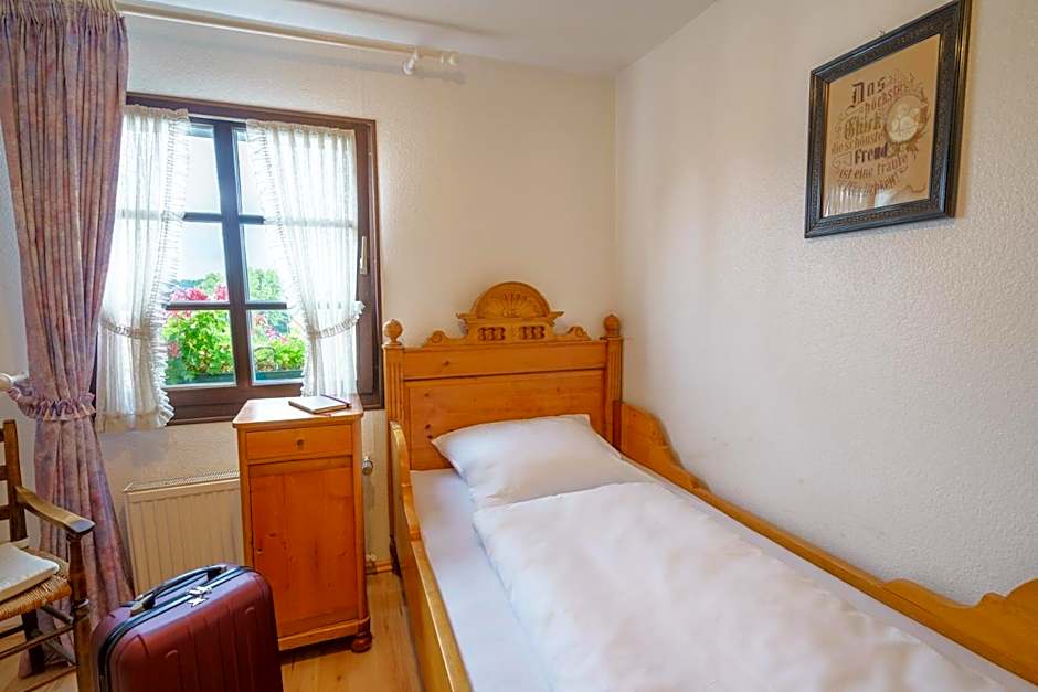 Hotel zur Post Dabringhausen - Quiet Business Hotel near Cologne and Dusseldorf Trade Fairs