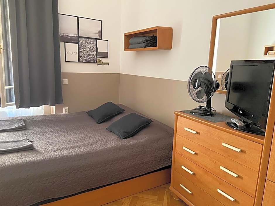 Guest Rest Studio Apartments