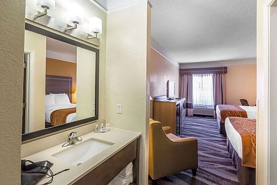Comfort Inn I-10 EAST Near AT&T Center