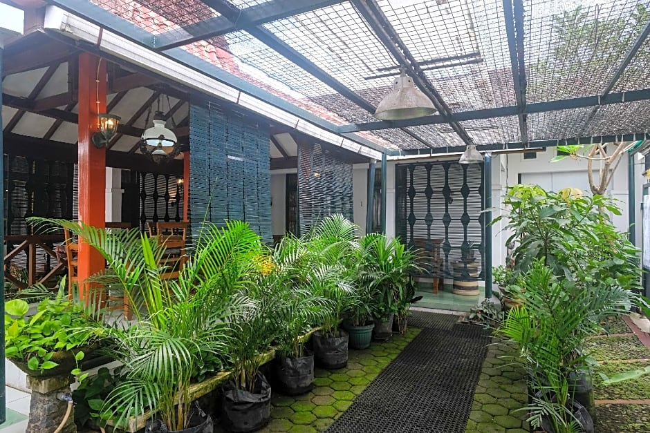 RedDoorz @ Griya Cemara Homestay Yogyakarta