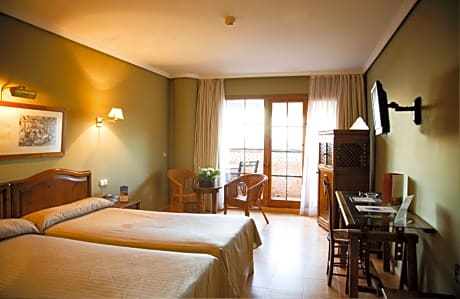 TRIPLE CAPACITY 3 ONE BEDROOM