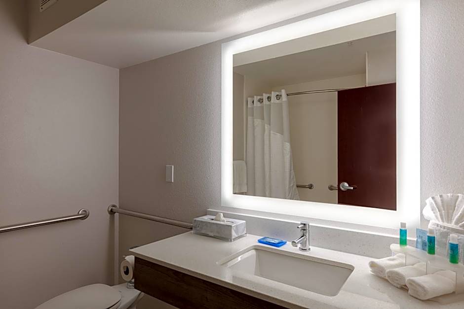 Holiday Inn Express & Suites Milton East I-10 By IHG