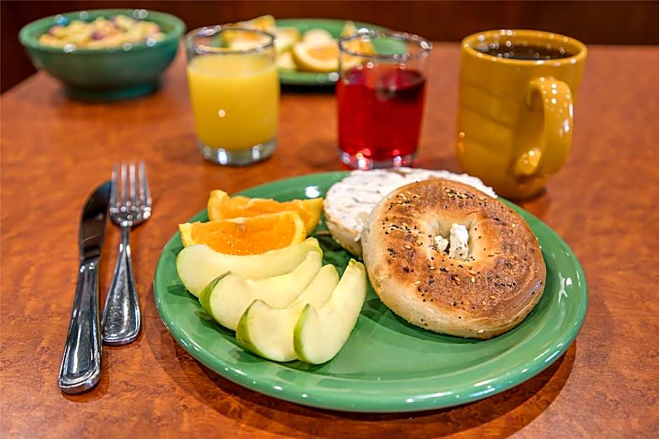 Best Western Plus Service Inn & Suites