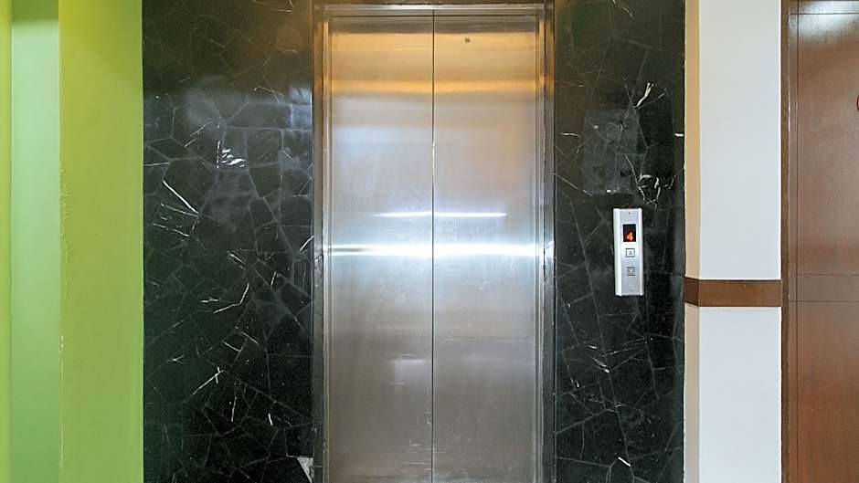 RedDoorz @ Express Inn Lapu Lapu