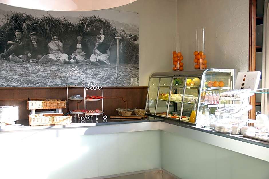 Strandhotel Dennenbos