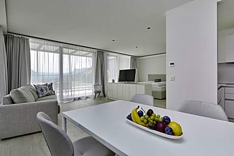 Apartment with Patio and Panoramic View