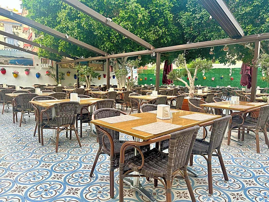 Blue Wave Suite Hotel