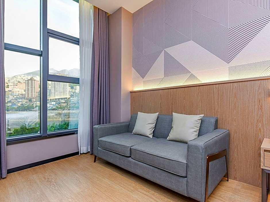 Borrman Hotel Pengshui Binjiang Road
