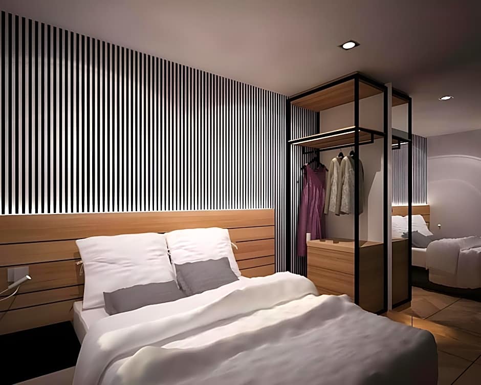 Worldview Grand Hotel