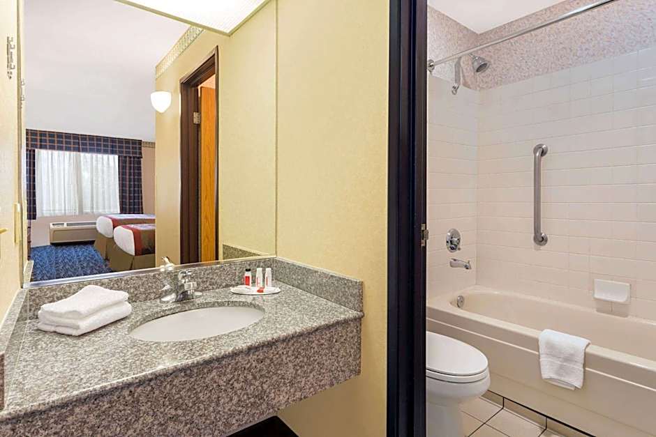 Ramada by Wyndham Kent Seattle Area