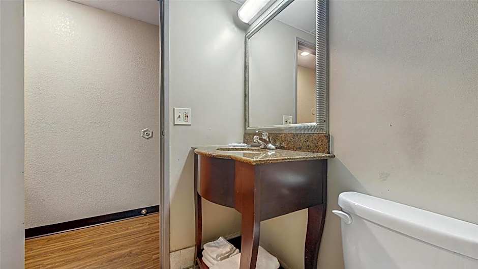 Red Lion Inn & Suites Olathe Kansas City