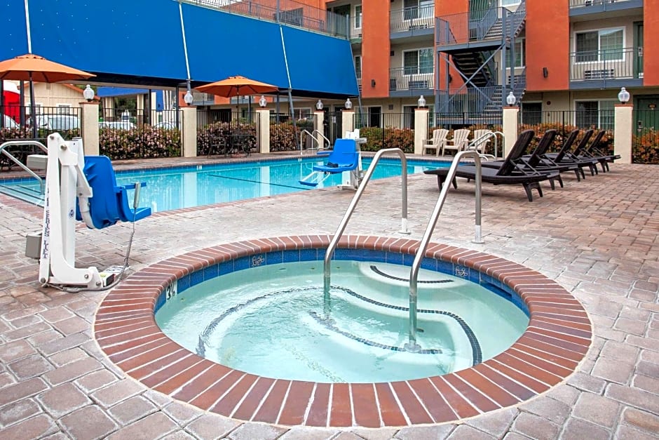 Travelodge Inn & Suites by Wyndham Anaheim on Disneyland Dr