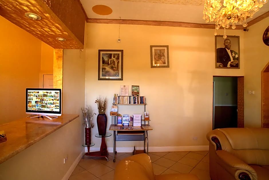 Executive Airport Hotel